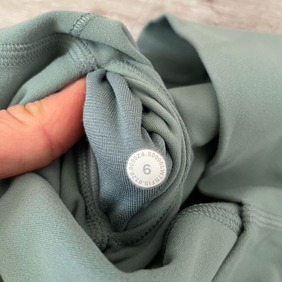 Lululemon Align Super High Rise Short 10" - Picture 4 of 4